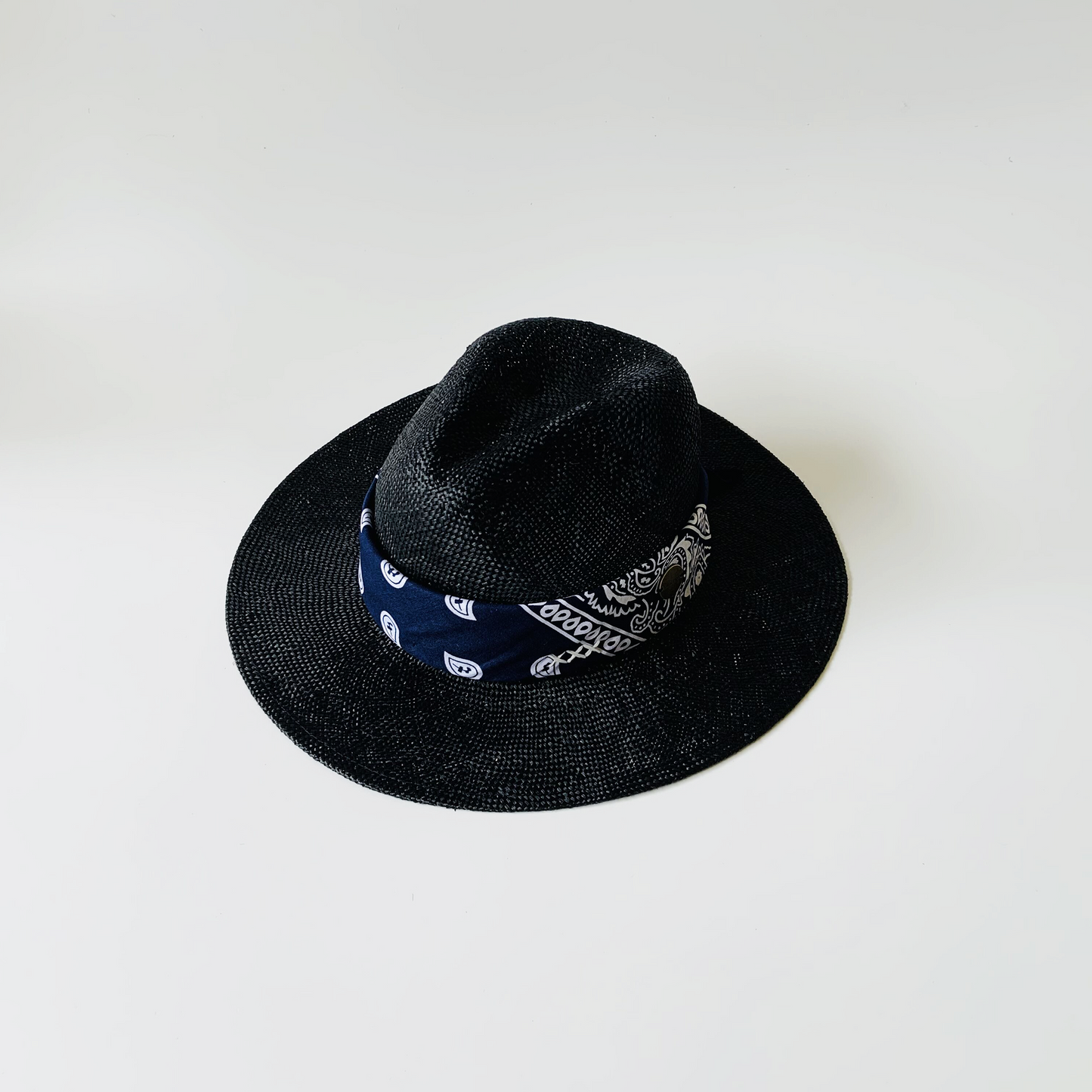 Bucket LIG00051