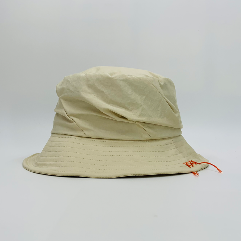 Bucket LIC00136