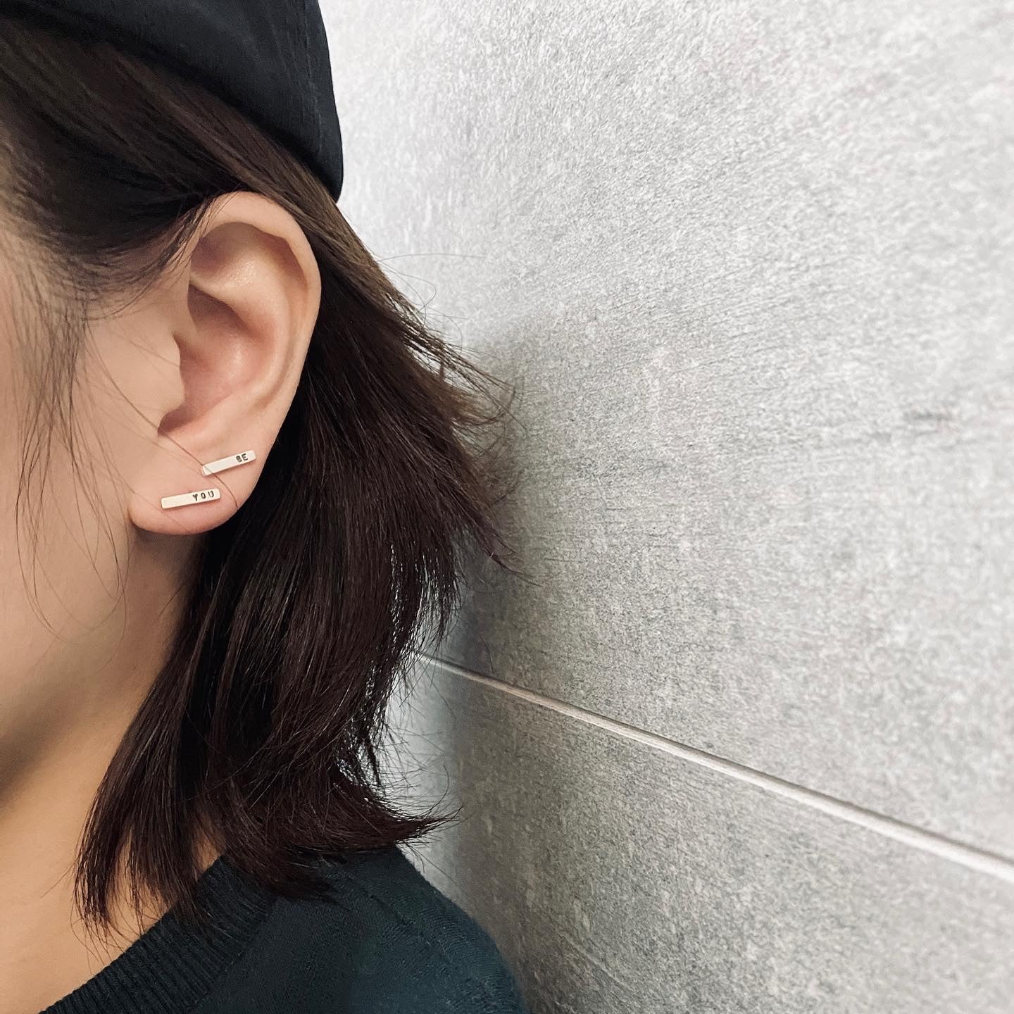 Reminder J Earrings "DELETE LOST / BE YOU" E001