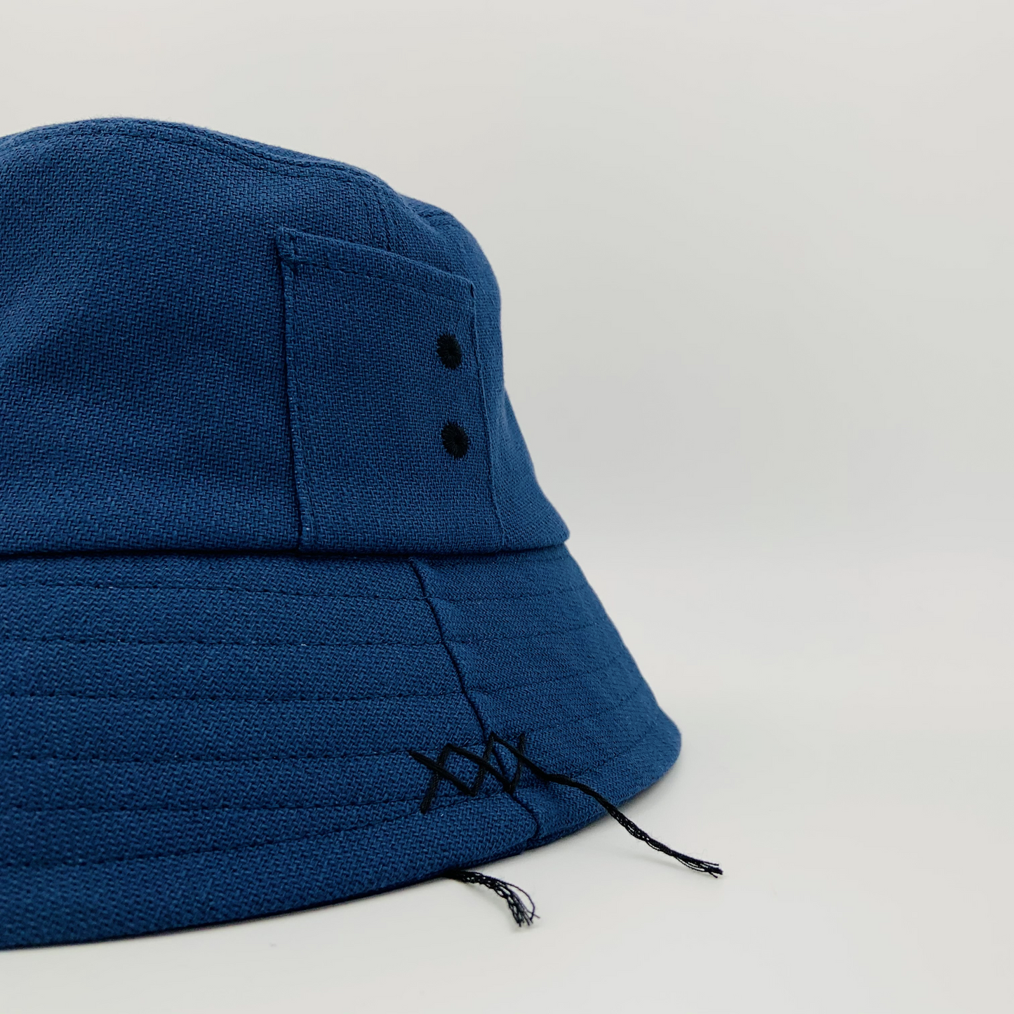 Bucket LIC00113