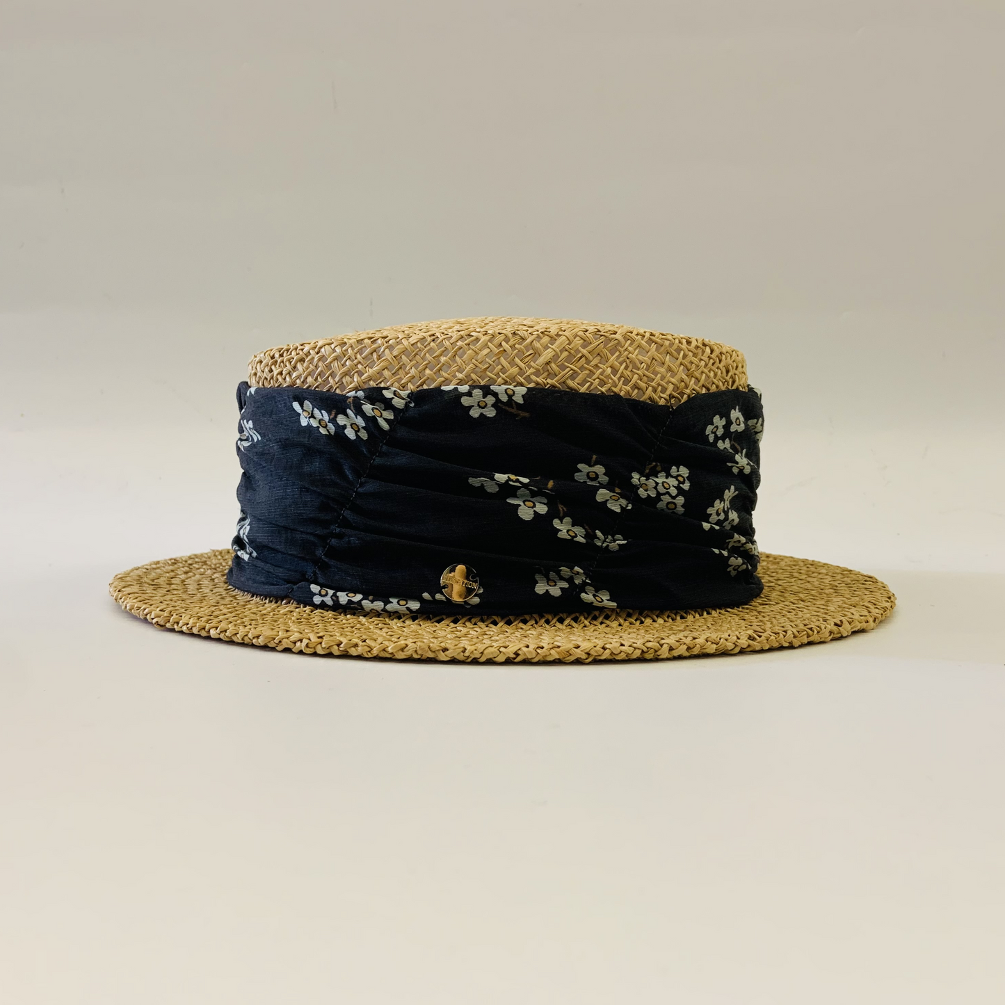 Bucket LIG00063