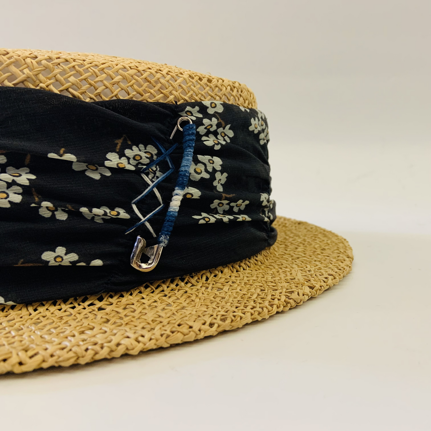 Bucket LIG00063