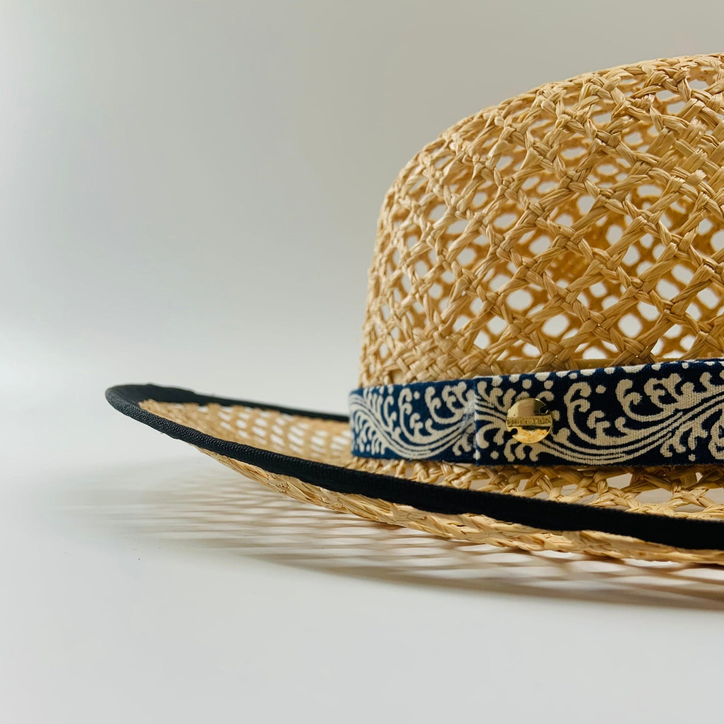 Bucket LIG00080