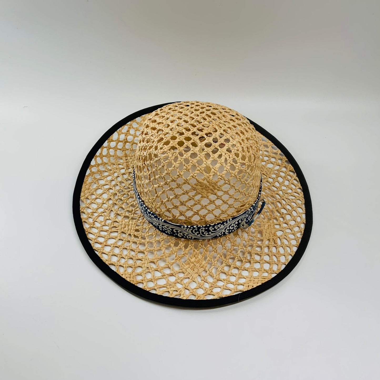 Bucket LIG00080