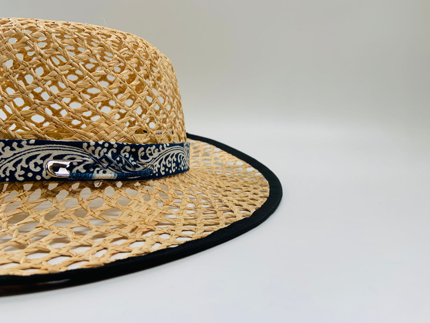 Bucket LIG00080