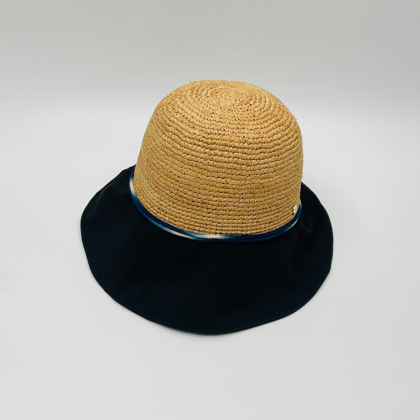 Bucket LIG00100