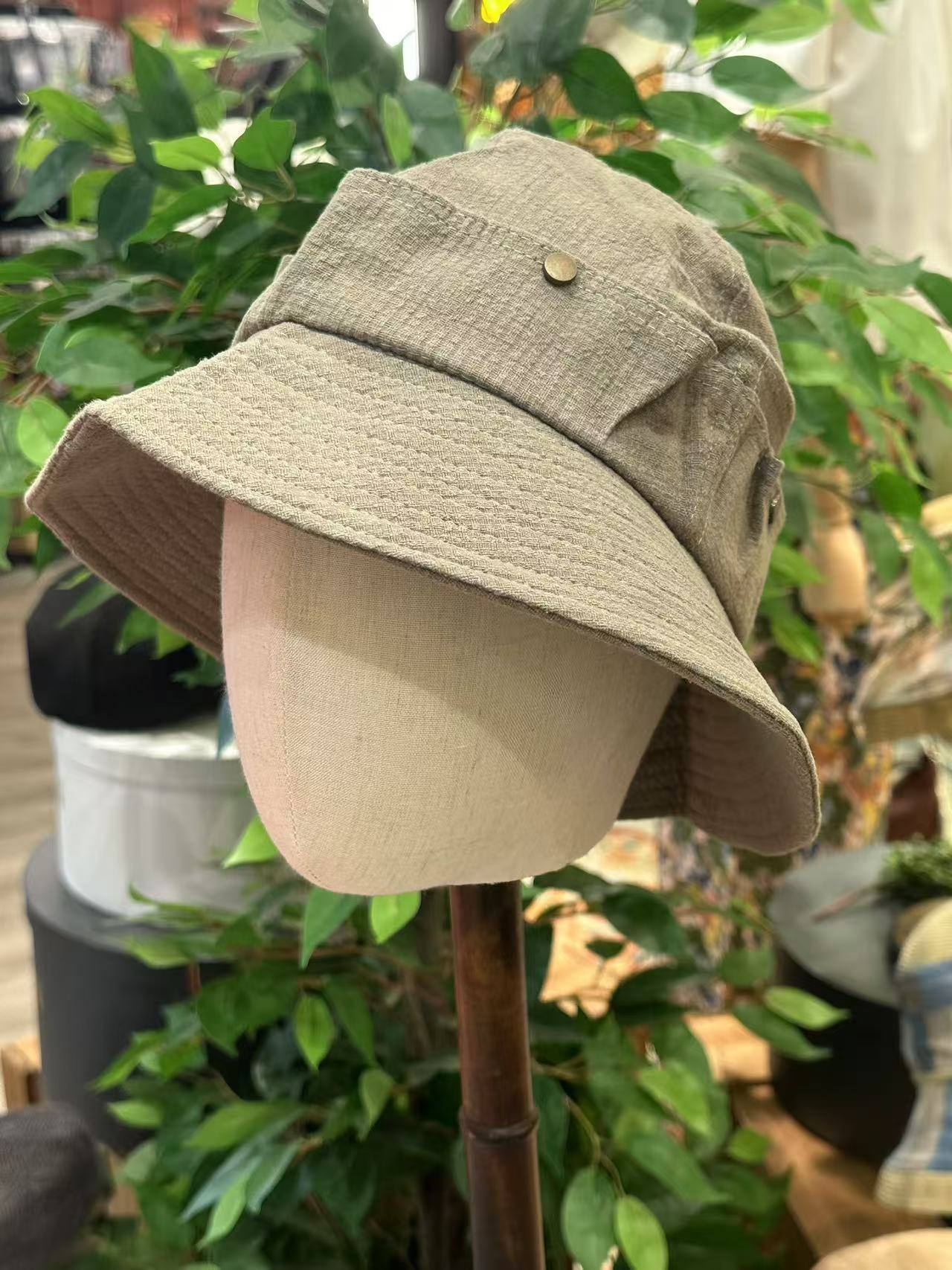 Bucket LIC00063