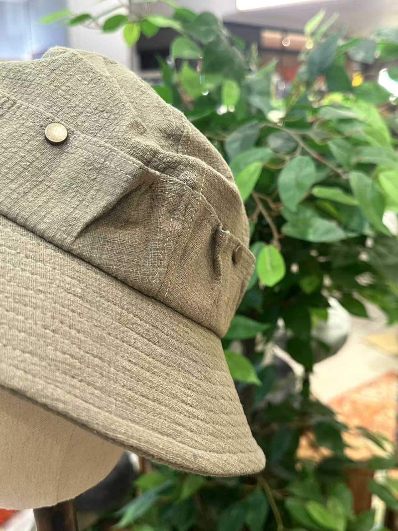 Bucket LIC00063