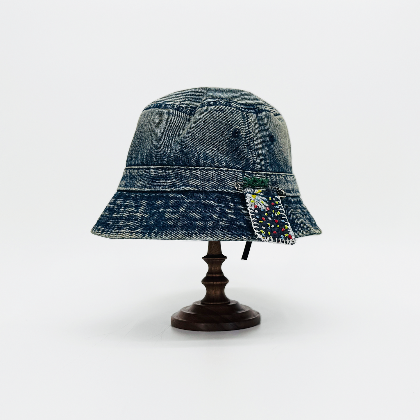 Bucket LIZ00060