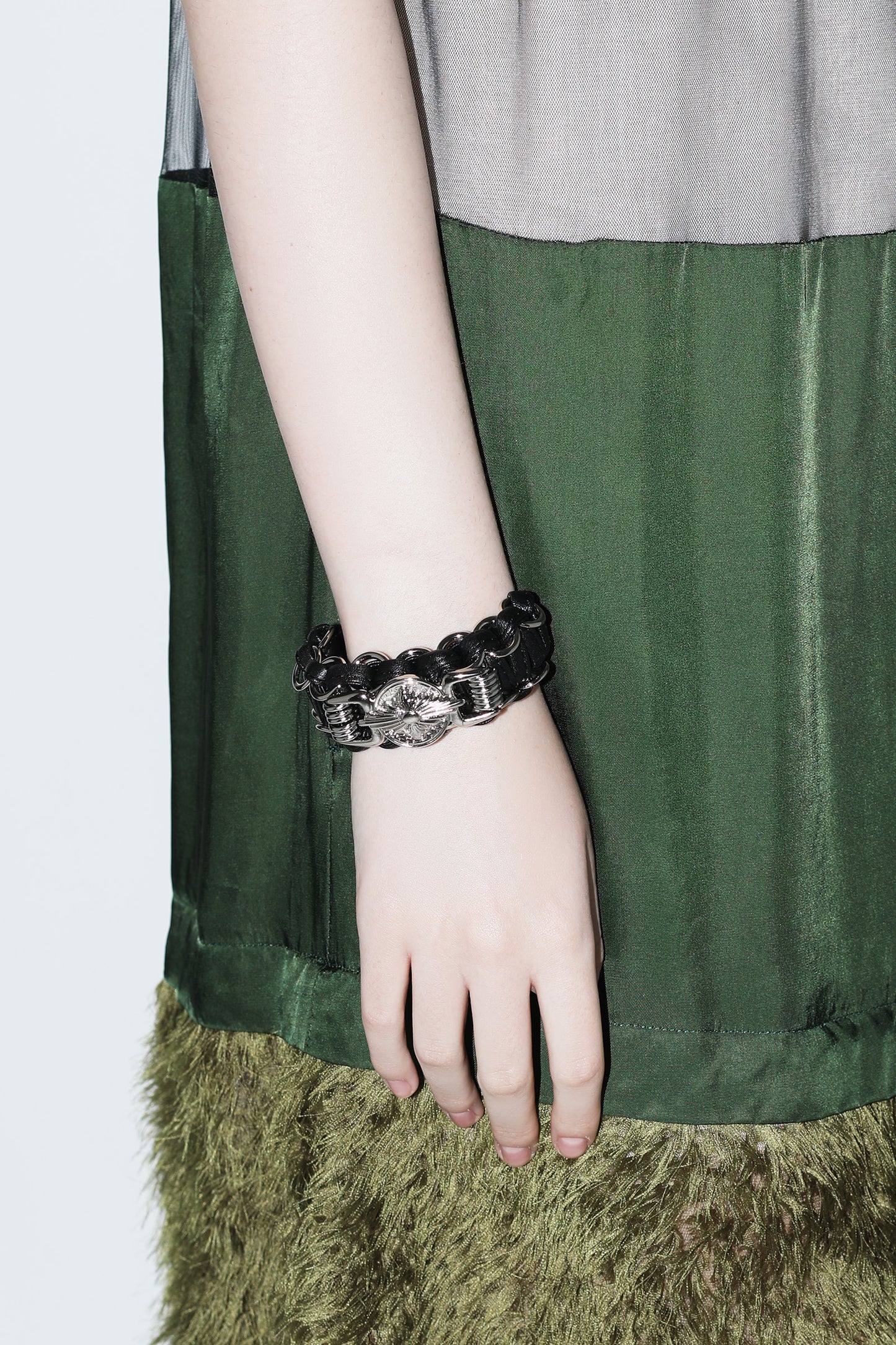 TOGA Leather braid bangle TZ252-AK917
