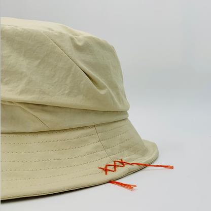 Bucket LIC00136