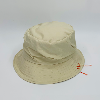 Bucket LIC00136