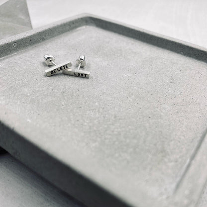 Reminder J Earrings "DELETE LOST / BE YOU" E001
