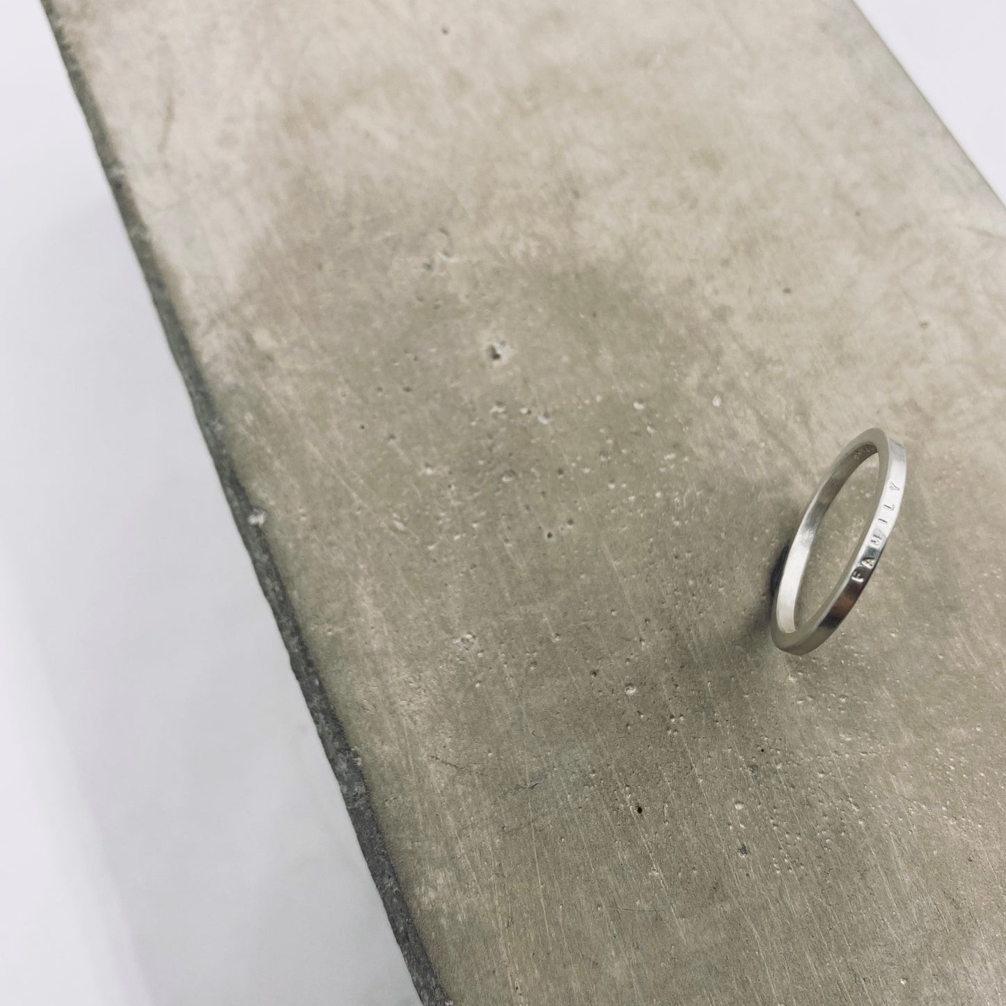 Reminder J Ring "FAMILY" R008